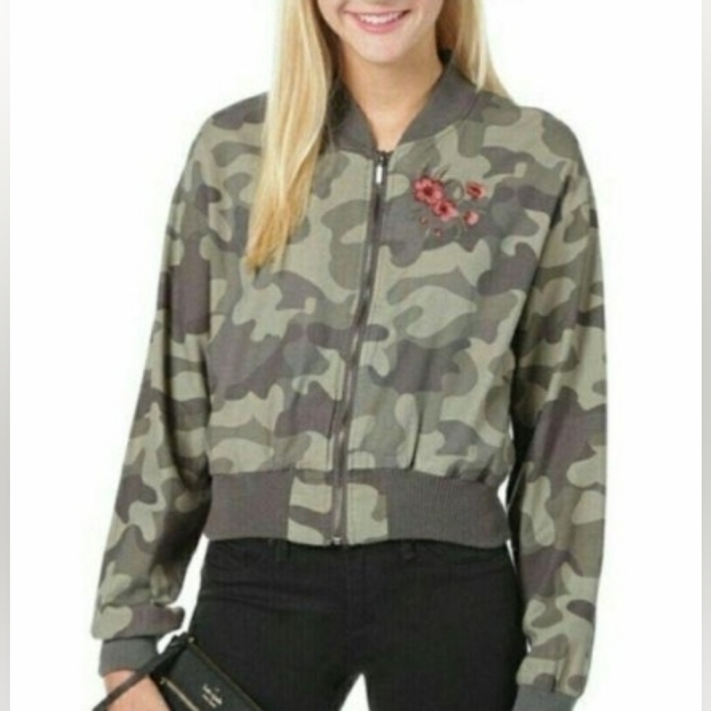 Ashley by 26 International Utility Collection Camo Jacket - L